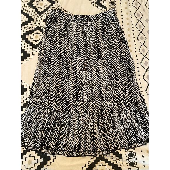 Midi Skirt Bundle of 3 Black and White Skirts - Picture 7 of 14